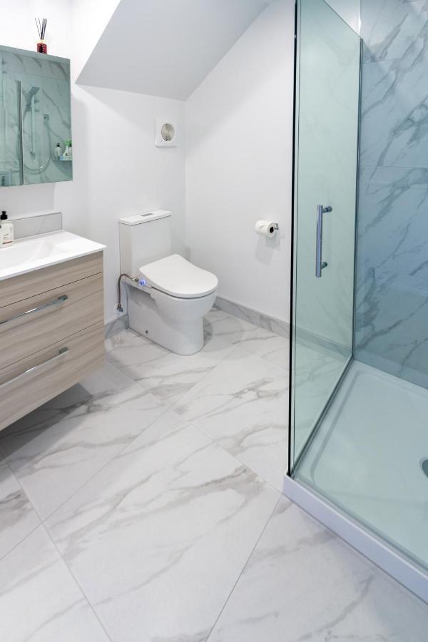 Urban Park Escape 2 Bed 2 Bath W/Carpark Christchurch Exterior photo