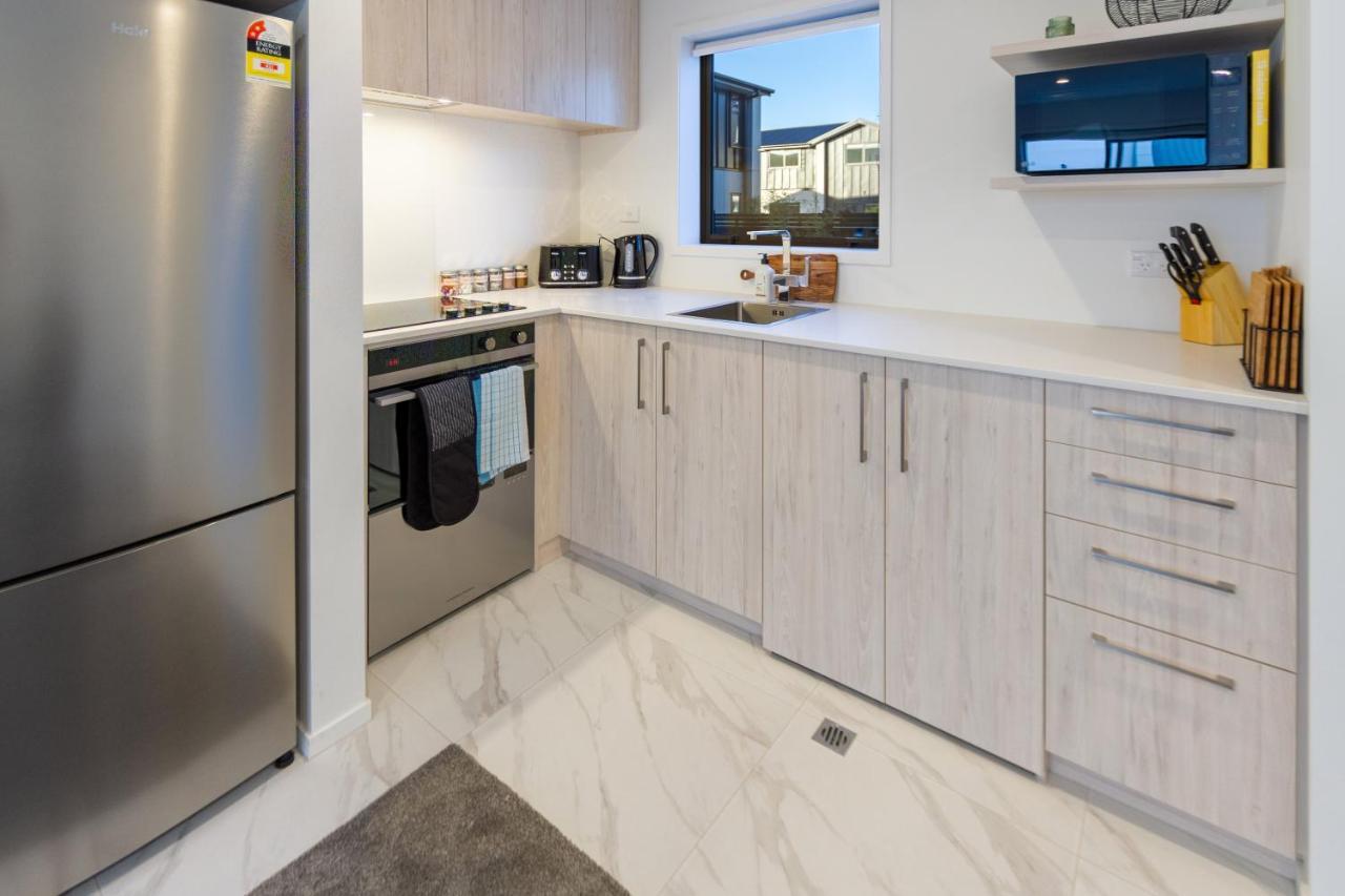 Urban Park Escape 2 Bed 2 Bath W/Carpark Christchurch Exterior photo